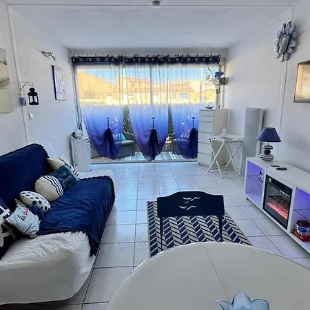 Apartment Le Cocon Bleu, Piscine Parking 2 Personnes *
