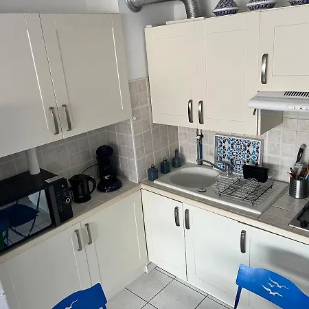 Le Cocon Bleu, Piscine Parking 2 Personnes Apartmán